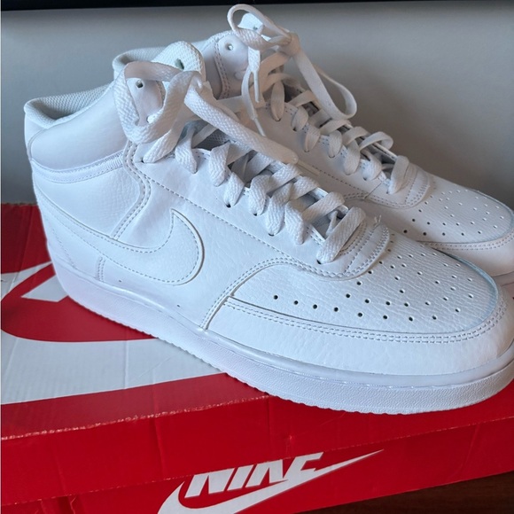 New in Box Nike Women's Court Vision Mid Sneaker, white, size 11 - Picture 1 of 8
